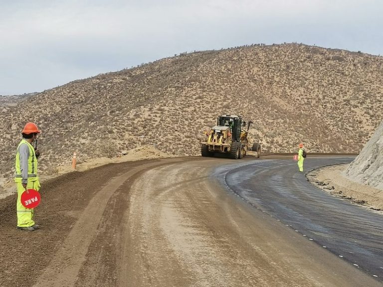 Un 70% de avances presentan obras de mejoramiento de la ruta D-605 entre Punitaqui y Manquehua
