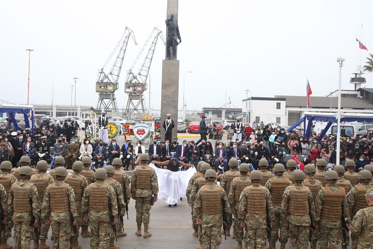 Coquimbo también celebró con desfile a las Glorias Navales