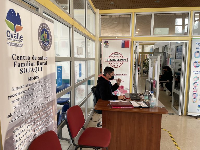 Sello de acreditación fue entregado al Cesfam Sotaqui por  su buen funcionamiento y atención a usuarios