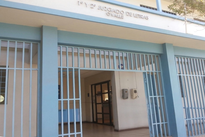 Usuarios califican positivamente atención en tribunal ovallino