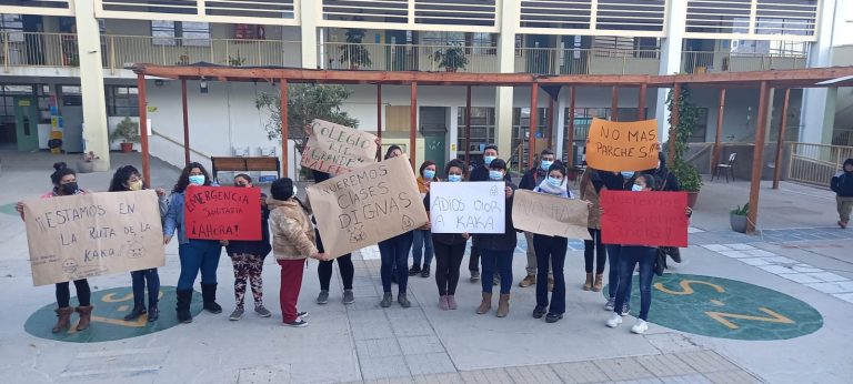 Estudiantes del Colegio Río Grande ya no dan más con los olores y gases nauseabundos de planta de tratamiento