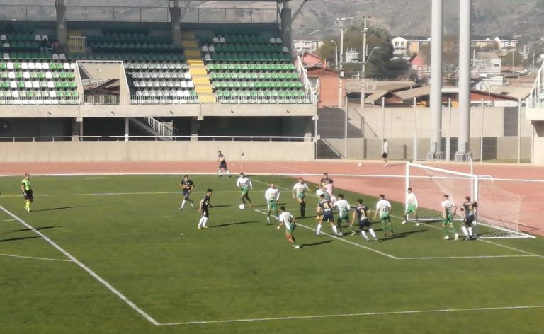 Con gol de penal en la agonía del partido Provincial Ovalle se queda con los 3 puntos.