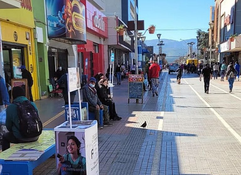 Conductores circulan impunemente por Paseo Peatonal