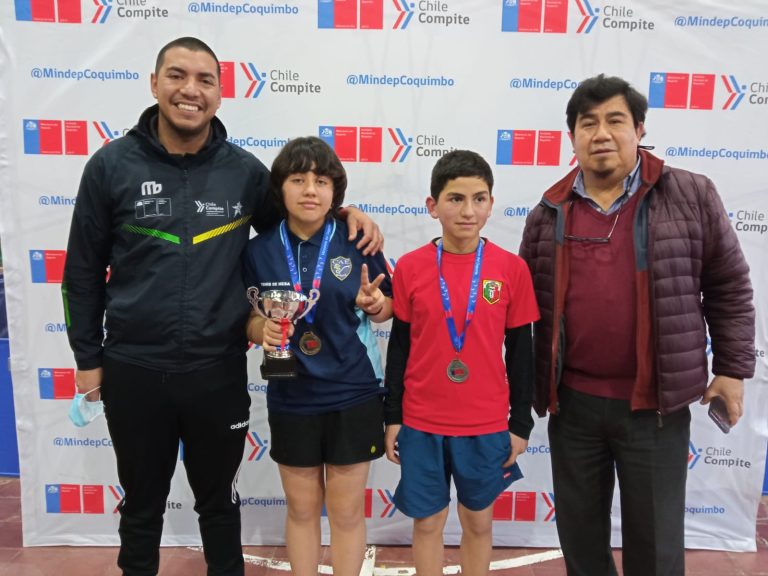 Ovallinos representarán a la región en la final del tenis de mesa de los Juegos Escolares