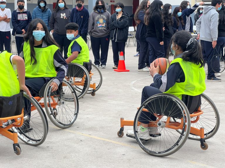 Imparten juegos deportivos adaptados en escolares para potenciar la inclusión