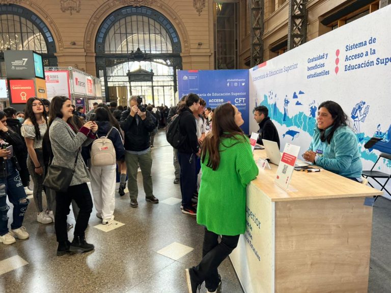 Extienden hasta el 2 de noviembre plazo para postular a la Gratuidad y Beneficios Estudiantiles 2023