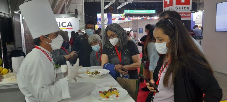 Emprendedores regionales logran exitosa participación en feria de alimentos más grande de Chile
