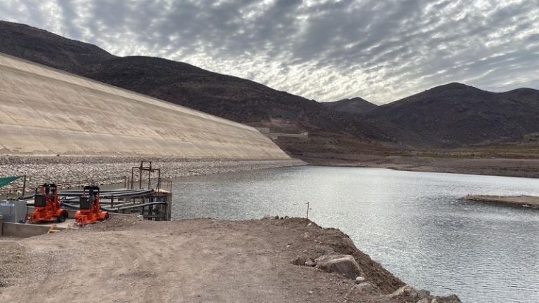 Disponibilidad de agua en la región disminuyó un 30% pese a las lluvias y nieve caída este año 2022