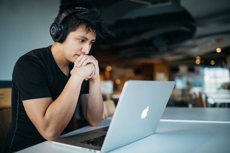 Lanzan 1.000 becas para capacitar y lograr inserción laboral de jóvenes