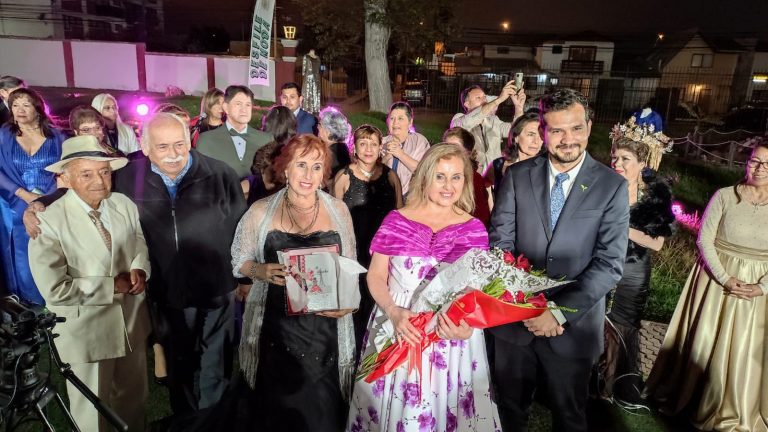 Personas mayores se lucieron en nueva edición de desfile de modas