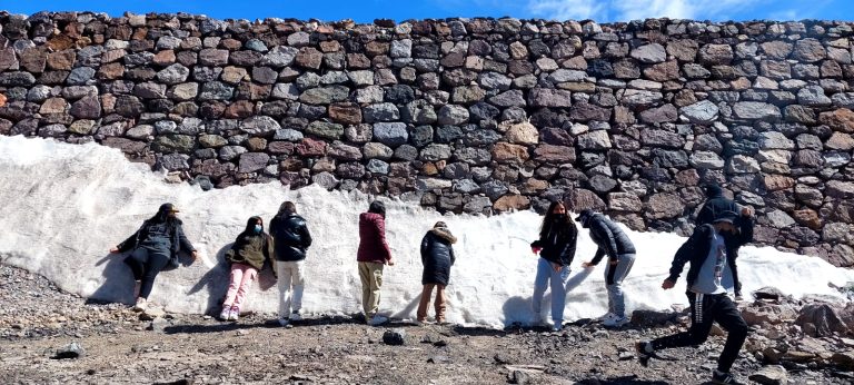 Proyecto “En busca de los hielos del Elqui” enseña a estudiantes a valorar su territorio