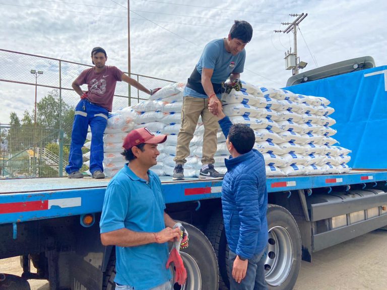 Más de mil sacos de fertilizantes son entregados a agricultores de Monte Patria
