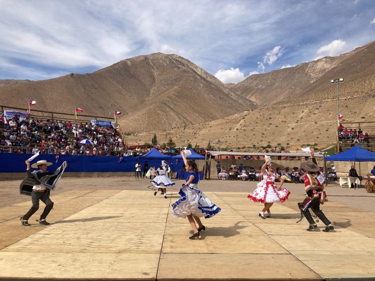 De Illapel y Combarbalá son los ganadores del 42° Concurso Regional de Cueca Escolar