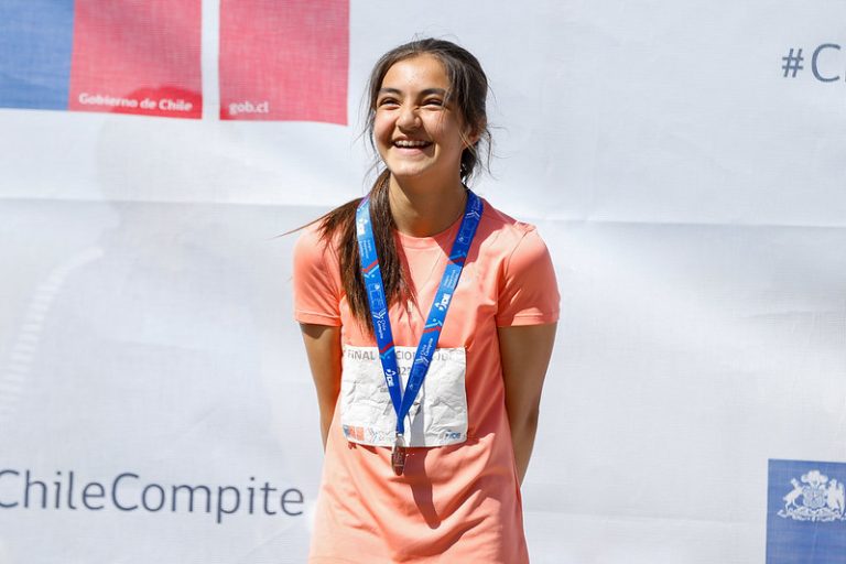 Atleta ovallina Laura Aguilera obtiene medalla de plata en Final Nacional Escolar