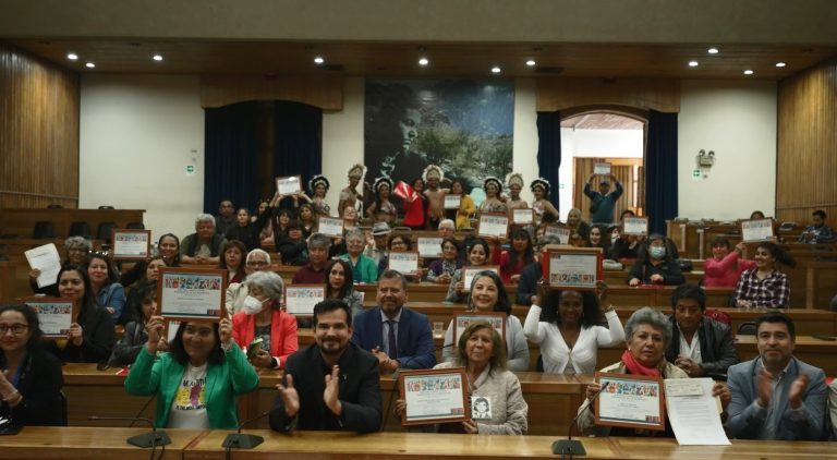 Entregan recursos a organizaciones sociales vinculadas al desarrollo de la Mujer y los Derechos Humanos