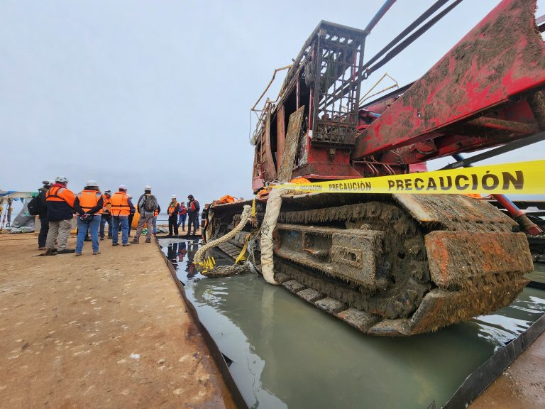 Autoridades Regionales Supervisan Faena de Rescate de Grúa en Los Vilos