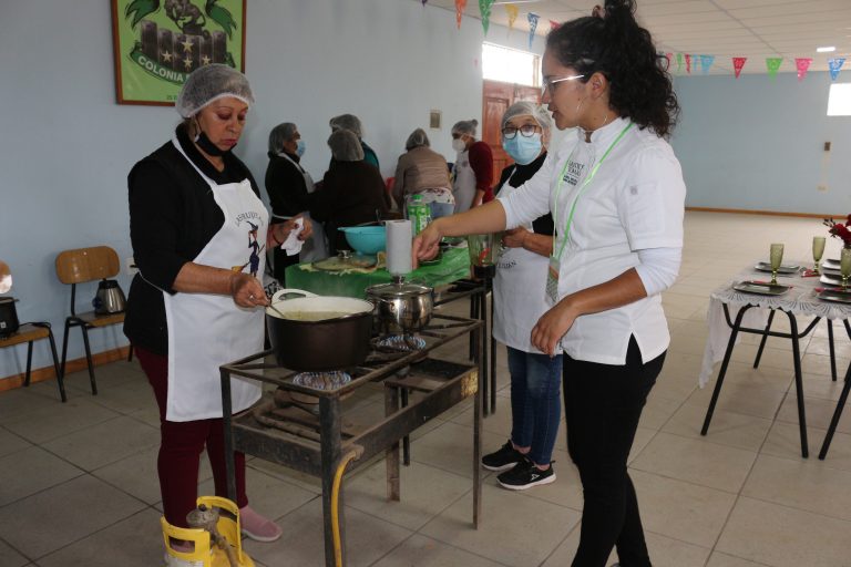 Adultos mayores de Limarí participaron en concurso de comida saludable