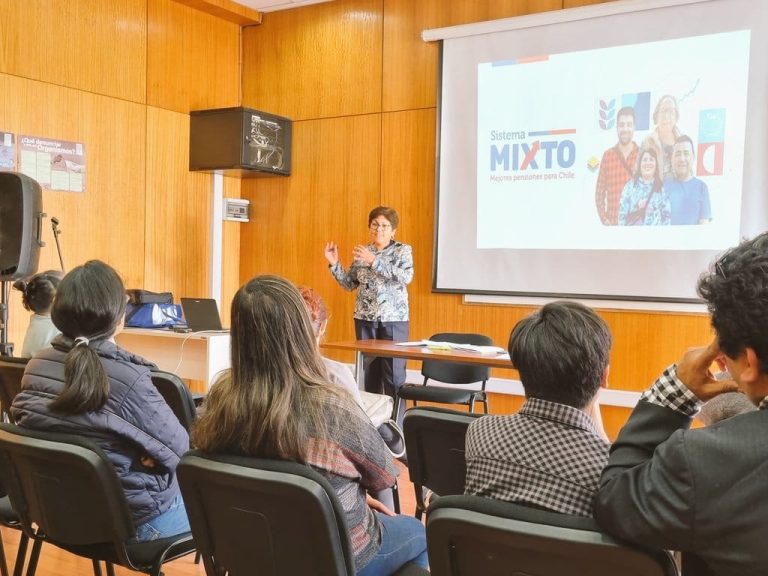 Representantes de Sindicatos y trabajadores de la región  conocen detalles del proyecto de Reforma de Pensiones
