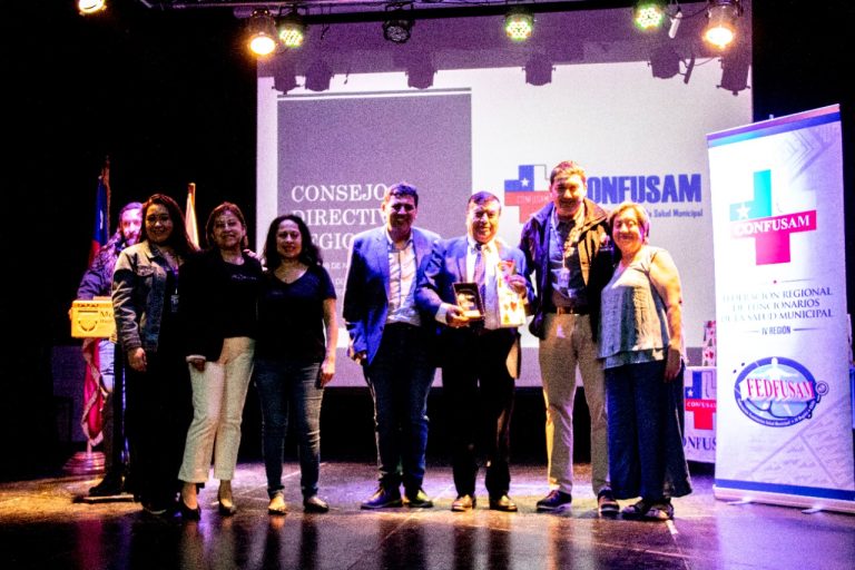 Exfuncionarios de salud municipal recibieron reconocimiento de CONFUSAM por años de servicio