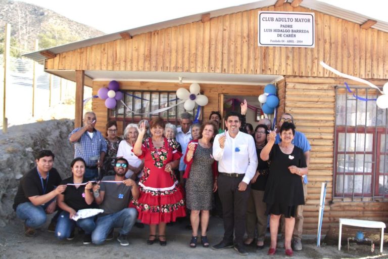 Club de Adulto Mayor “Padre Luis Hidalgo Barrera” de  Carén inauguran mejoras en su sede social