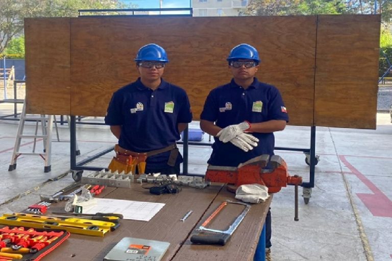 Estudiantes ovallinos obtienen Medalla de Oro en Olimpiadas de Habilidades Técnicas WorldSkill Chile 2022