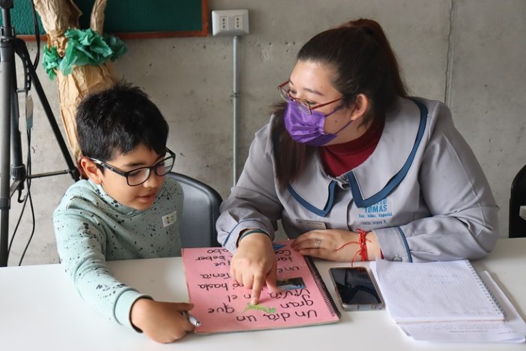 Niños y niñas reciben apoyo en el desarrollo de la lectoescritura en Ovalle