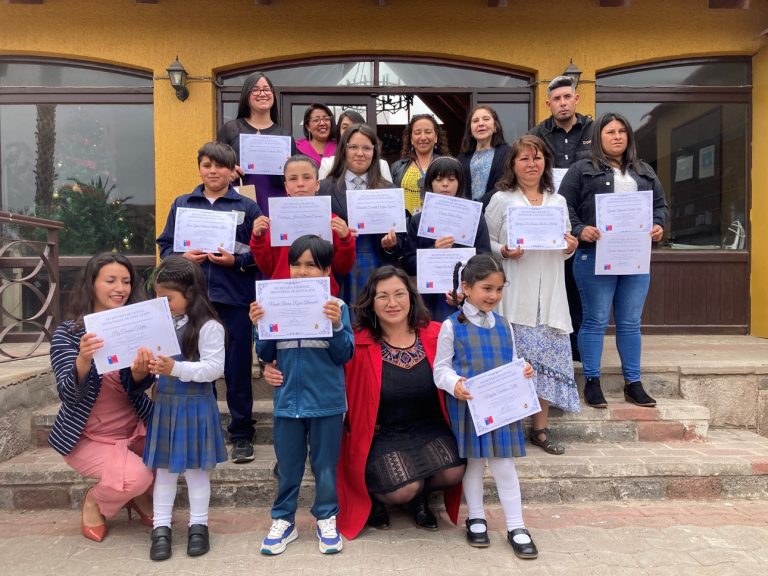 <strong>Reconocen a estudiantes finalistas de concurso de poesía y prosa poética “El Sello Gabriela Mistral”.</strong>