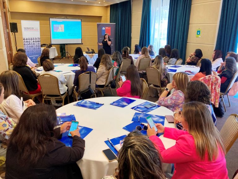 <strong>Directoras de Escuelas y Liceos por Alta Dirección Pública analizan brechas de género en sistema educativo.</strong>