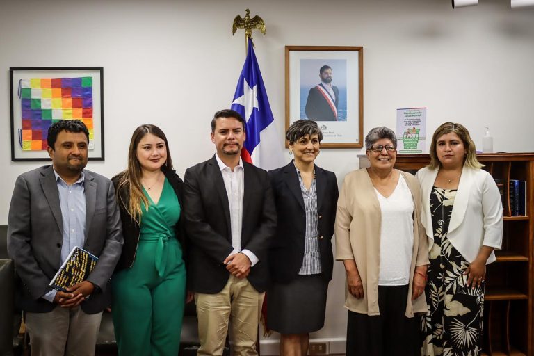 Alcalde y concejalas de Andacollo se reúnen con Ministra de Salud por clínica de diálisis