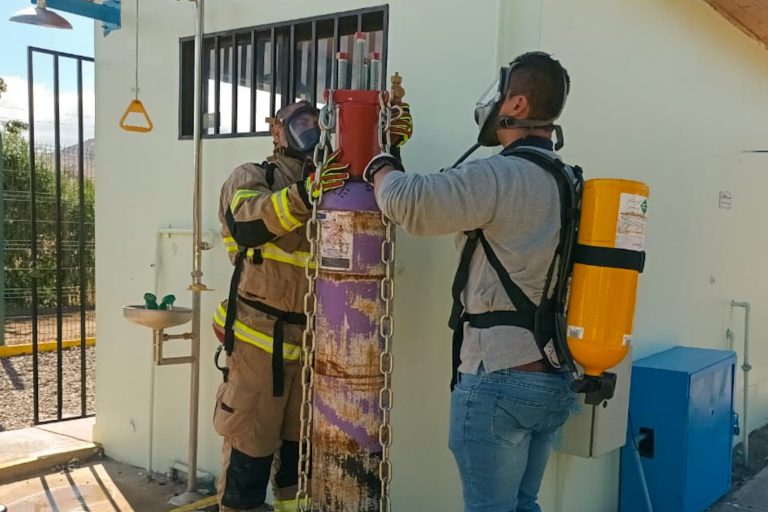 Aguas del Valle capacita a Bomberos del Choapa sobre  manejo de gas cloro en caso de emergencia química