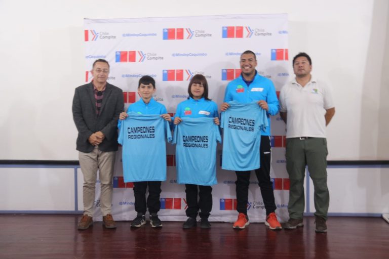 Reconocen logros deportivos a escolares ovallinos por Juegos Deportivos Escolares.
