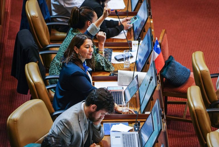 Diputada Nathalie Castillo promueve proyecto que aumenta la cantidad de agua potable diaria por persona