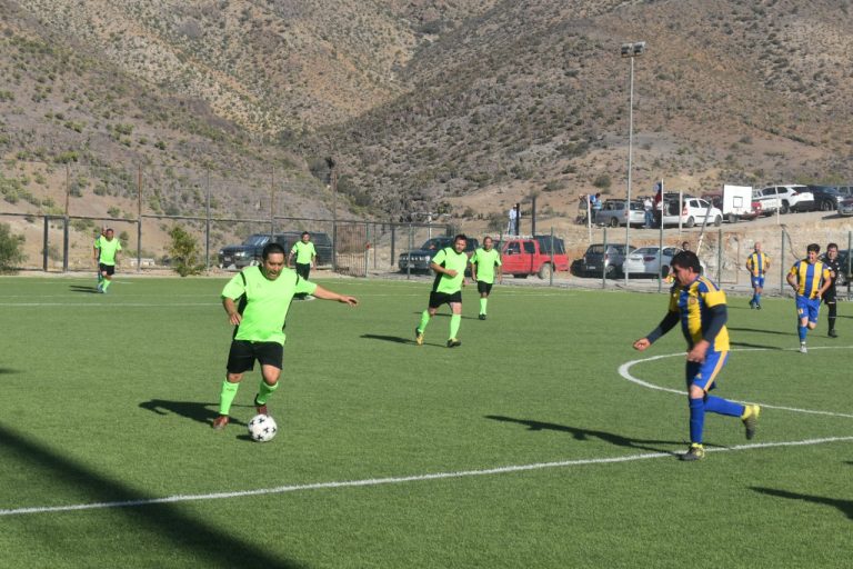 Río Hurtado festejó la gran final del campeonato comunal de fútbol