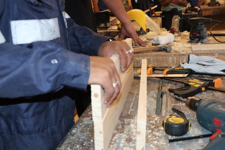 22 Infractores de ley del medio libre y privado de Ovalle fueron certificados en cursos laborales