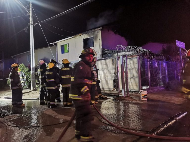 Madre e hijo mueren tras incendio en Ovalle y joven queda con lesiones graves