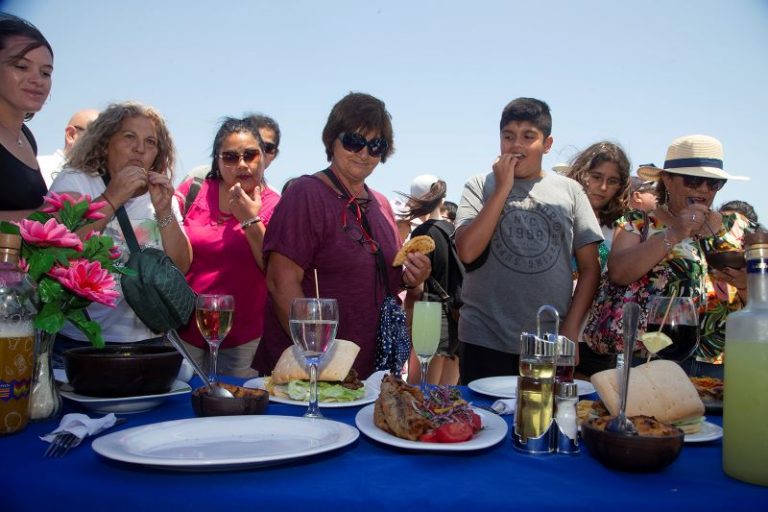 Tongoy apuesta por turismo gastronómico para atraer turistas en época estival