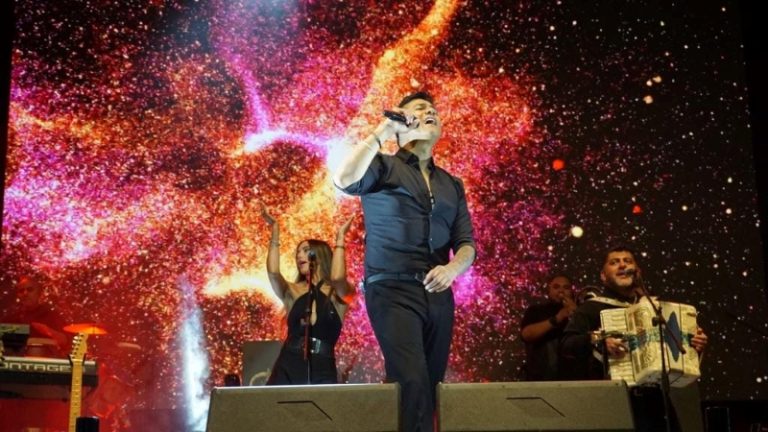 Combarbalá cerró el verano con concierto de «Américo»