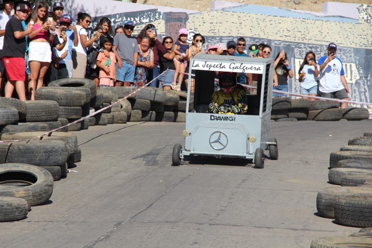 Exitosa convocatoria tuvo la tercera edición de Carros  Locos en la localidad de Chañaral Alto, Monte Patria