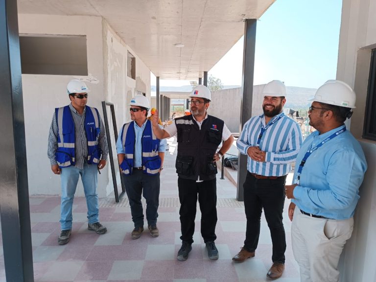 Autoridades realizan visita de inspección a las nuevas escuelas de San Julián y Barraza