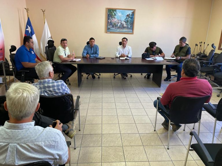 Municipio de Paihuano, agrícolas, bomberos y carabineros se reúnen para implementar plan preventivo ante posibles incendios