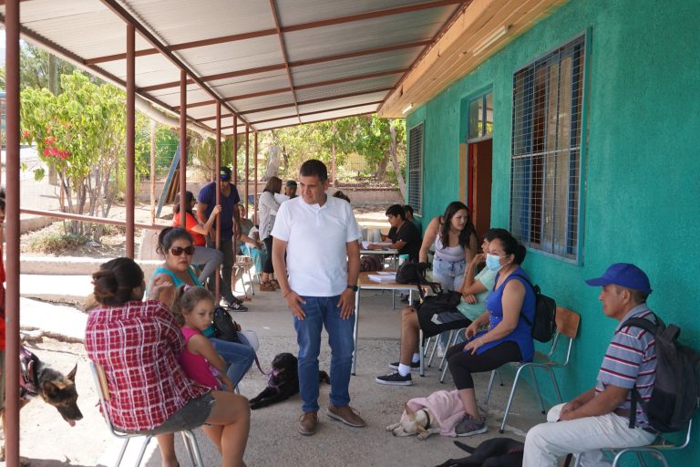 Convenio municipal permite que vecinos de El Palqui y Pueblo Hundido esterilicen a 150 mascotas caninas
