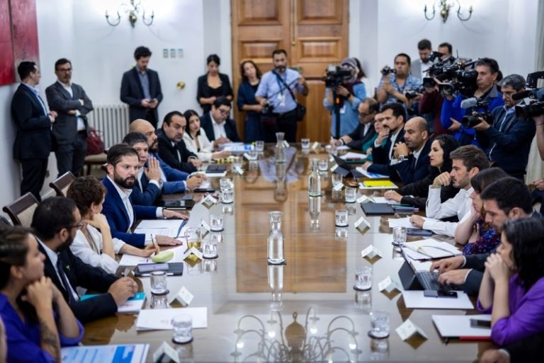 Con prioridad en seguridad pública y reforzar proceso de descentralización La Moneda convoca a delegados y delegadas presidenciales