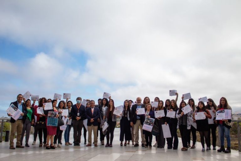 Más de 200 profesionales y educadores se certifican en instancias formativas sobre niñez y adolescencia