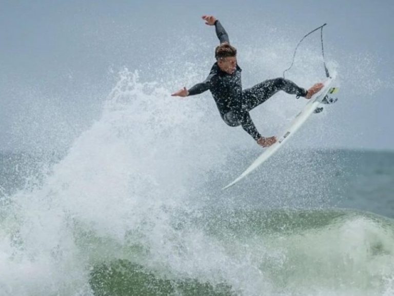 Surfista  coquimbano  competirá  en mundial  a realizarse en Perú.