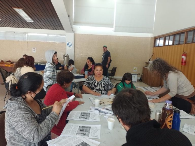 Confeccionan artesanal y comunitariamente boletín provincial en Ovalle