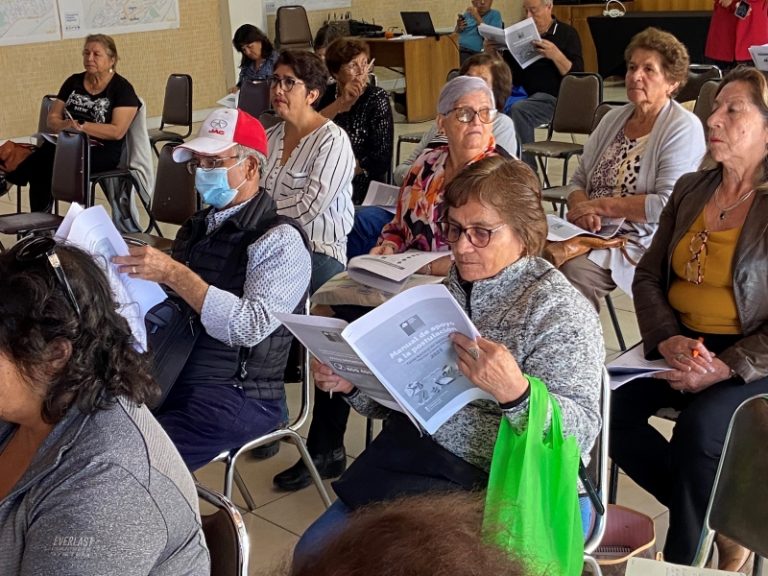 Agrupaciones de adulto mayor pueden acceder a recursos de SENAMA