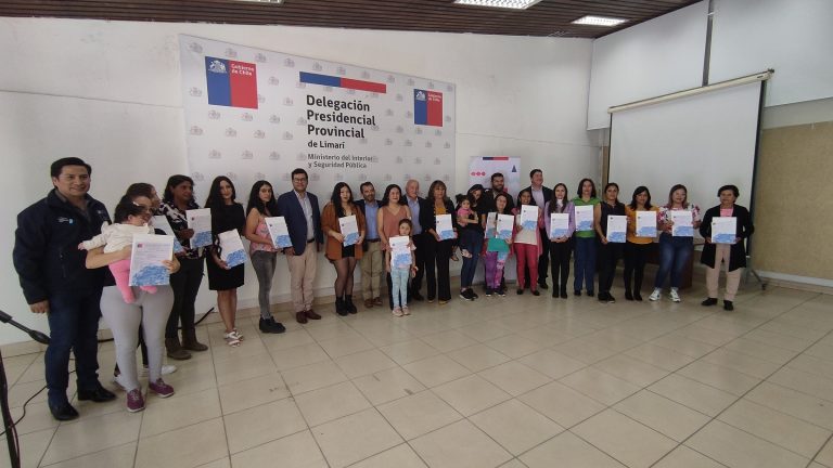 Familias de Ovalle reciben subsidios para comprar o construir su propia casa