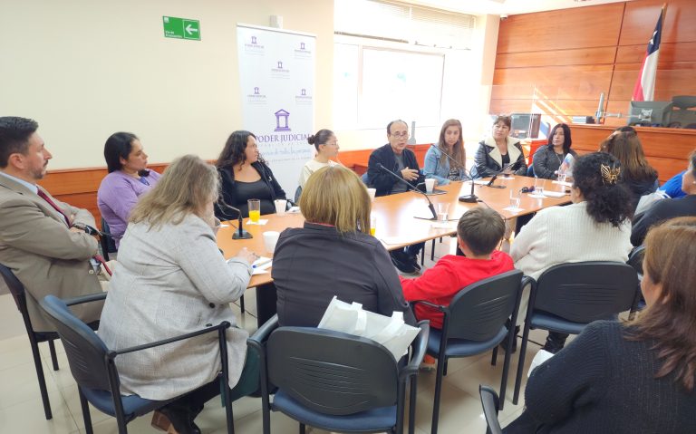 Usuarias de tribunales cuentan experiencias de acceso a la justicia en conversatorio organizado por el comité de género