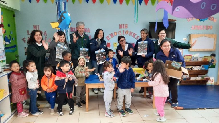 Párvulos aprenden la importancia de los suelos gracias a libro editado por Integra y SAG