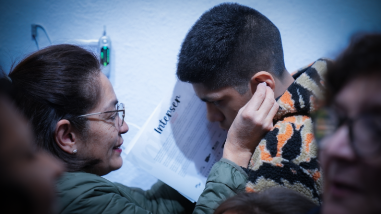 Estudiantes de Colegio Yungay exponen serie de pinturas en Galería HMS